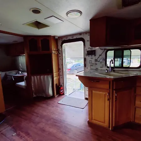 American Camper In - Private Кемпинг Хельсинки
